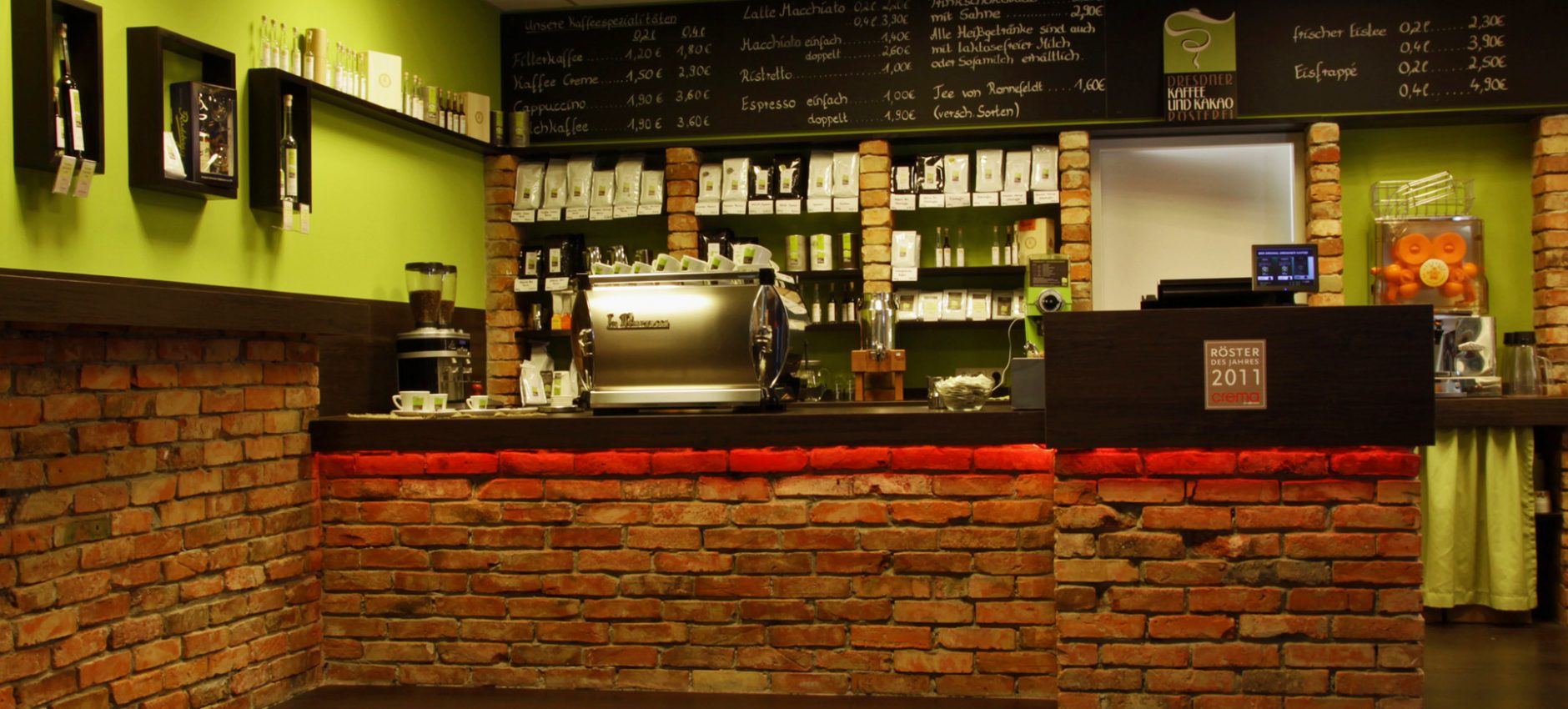 BOKAArchitektru_Ladenbau_Kaffeeroesterei_07.jpg