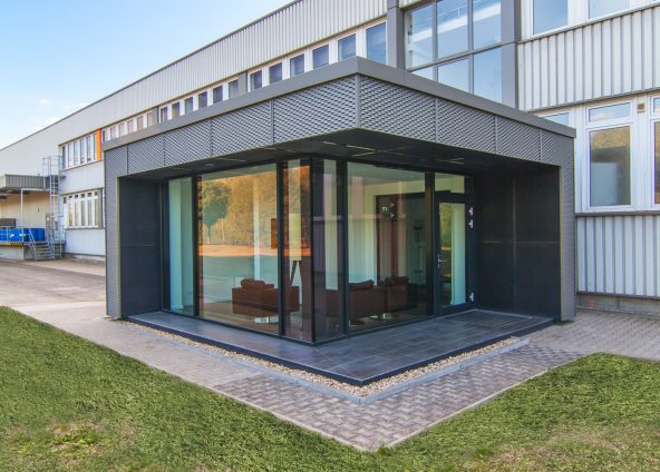 BOKA Architektur Hochbau Neubau Empfangsgebäude mondi Trebsen